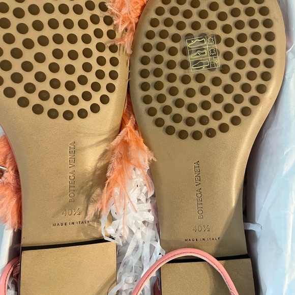 BRAND NEW BOTTEGA VENETA FLAT SANDALS - Picture 5 of 6